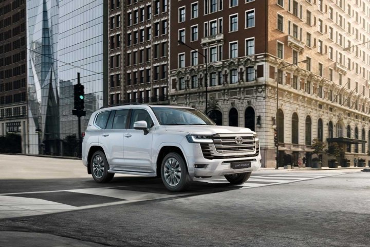 фото Почему нельзя свободно купить Toyota Land Cruiser 300